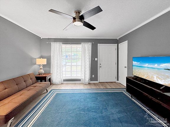 4th image of 4780 Skyline Dr
