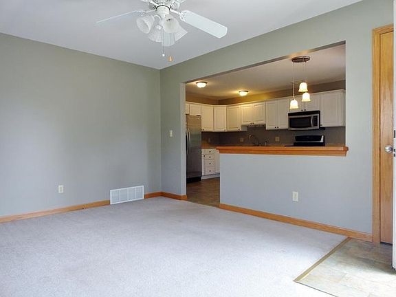 4th image of 410 W Westlawn Ave