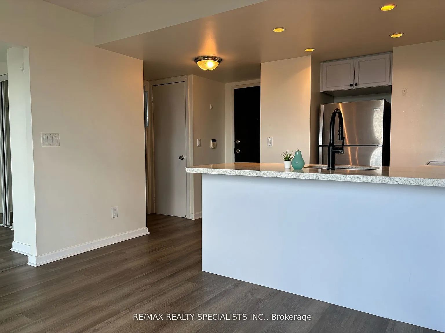 1 bed, $2,300 — Photo 2