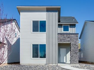 8818 W Hill Road Pkwy, Boise, ID 83714