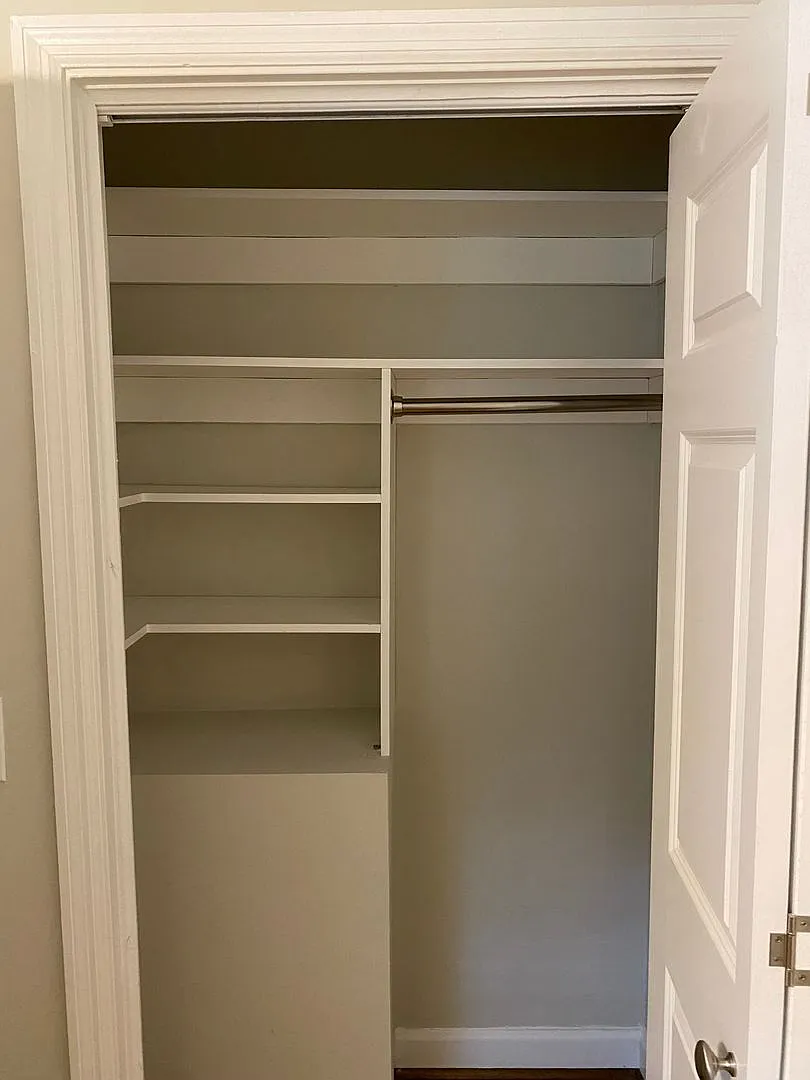 Spacious 3BR/3BA Home with Private Baths — Photo 4