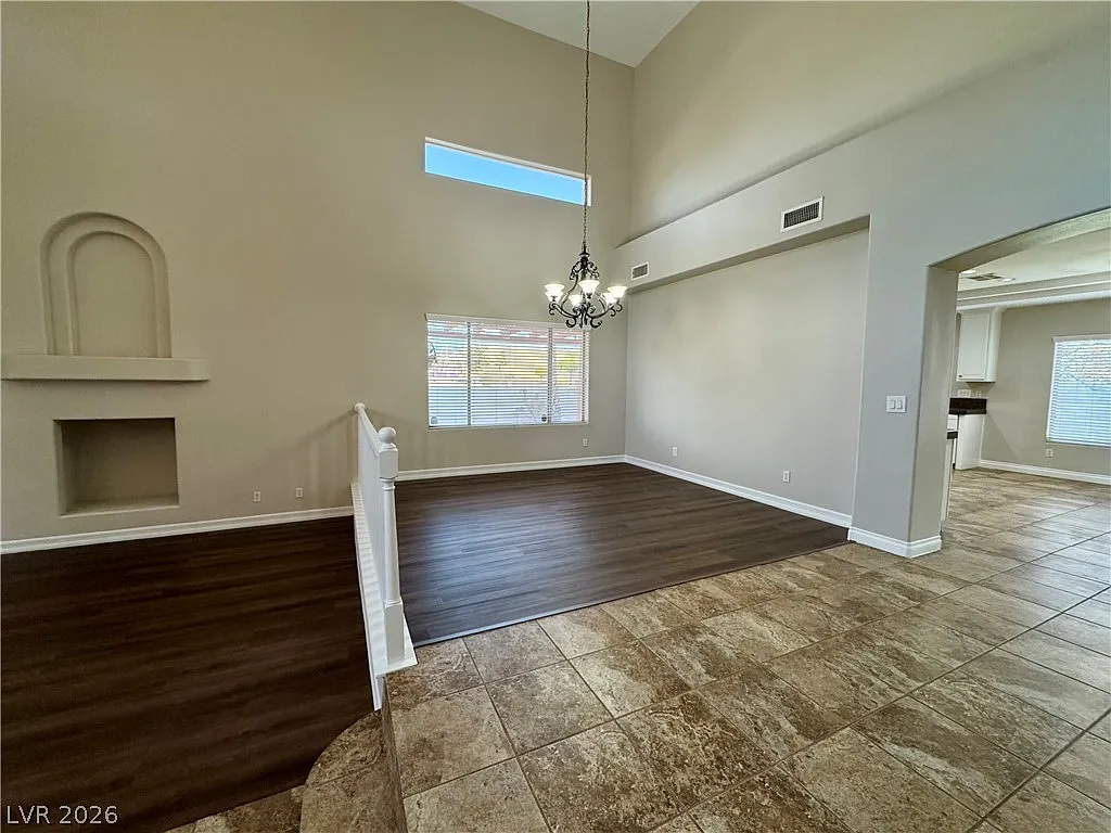 4 bed, 4.0 bath, 3490 sqft, $3,200 — Photo 3