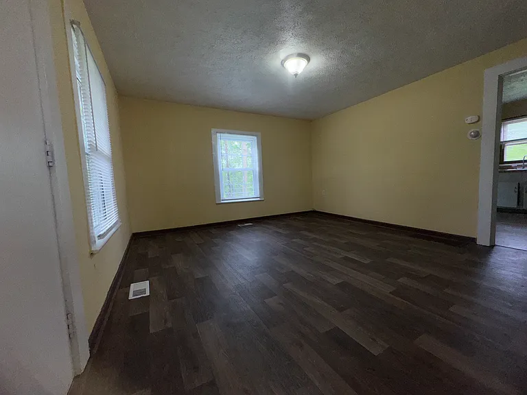 751 Van Buren Rd — Photo 4