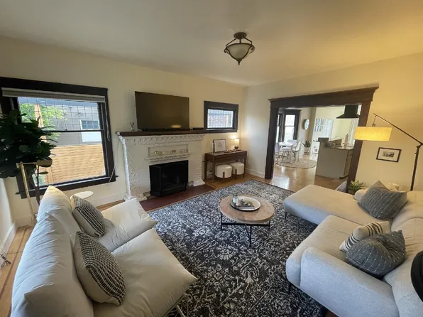 2355 Franklin Ave E APT 203, Seattle, WA 98102