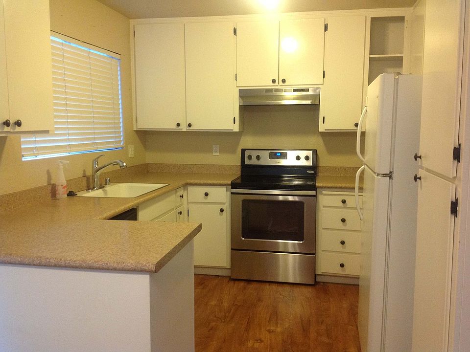 2nd image of 845 Saint Andrews Dr APT 4