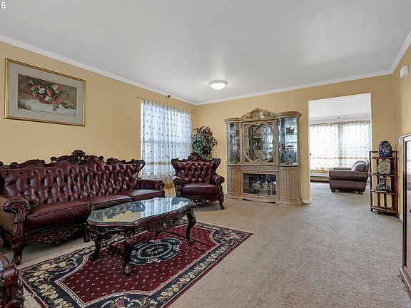 5th image of 3886 Aerial Way