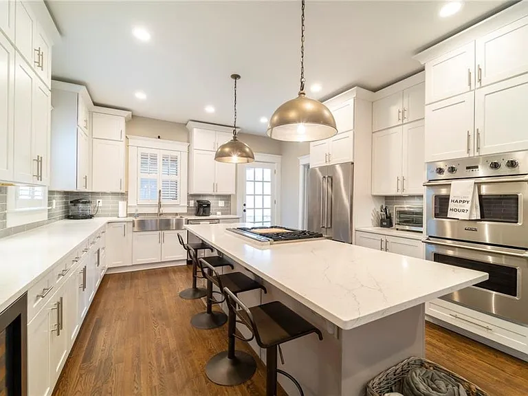 781 Greenwood Ave NE — Photo 18