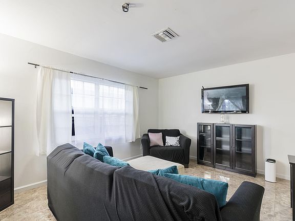 4th image of 505 NW 7th Court