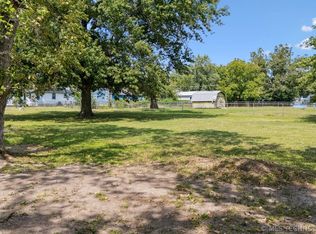 S Gray Ct, Chouteau, OK 74337