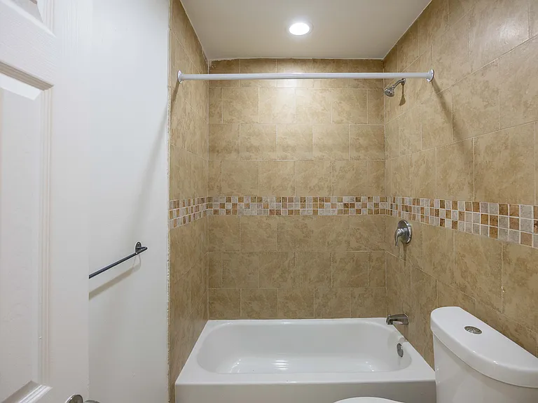 17 E Ashmead St — Photo 26