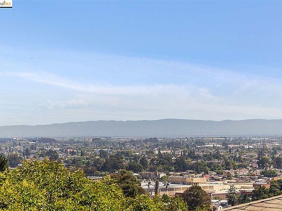3rd image of 6232 Buena Ventura Ave
