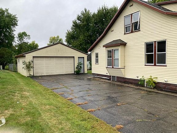 3rd image of 610 Lake Ave