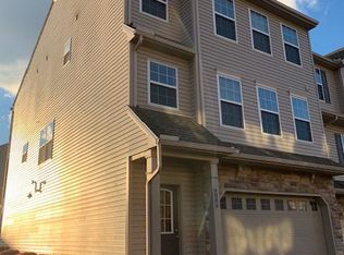 450 Galleon Dr, Mechanicsburg, PA 17050
