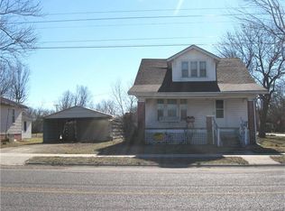 607 W 3rd St, Belle, MO 65013