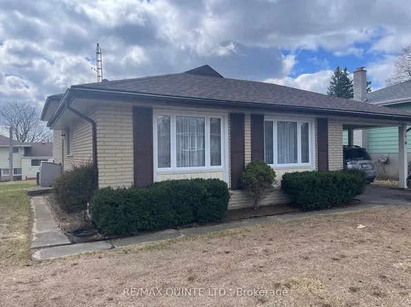 16 Belvedere Rd, Quinte West, ON K8V 4A7