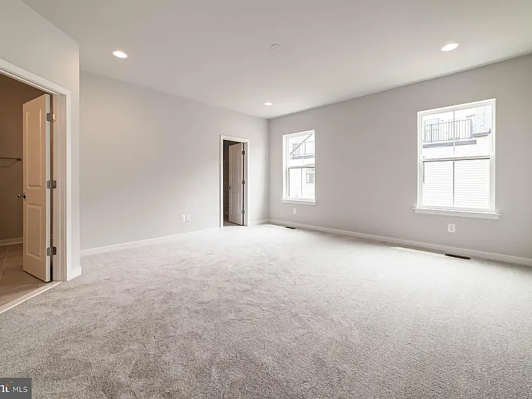 6227 Almerico Pl — Photo 31