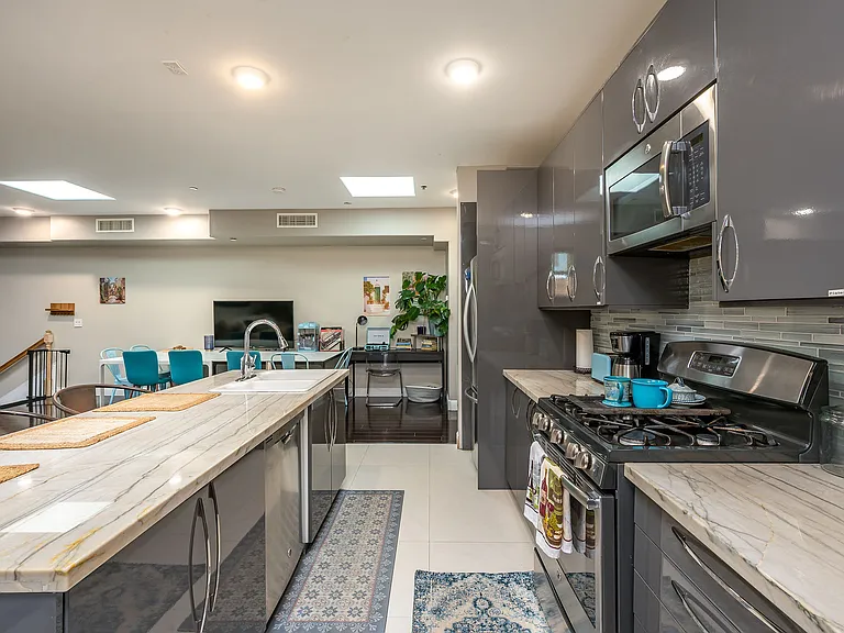 4741 Point Loma Ave #201 — Photo 47