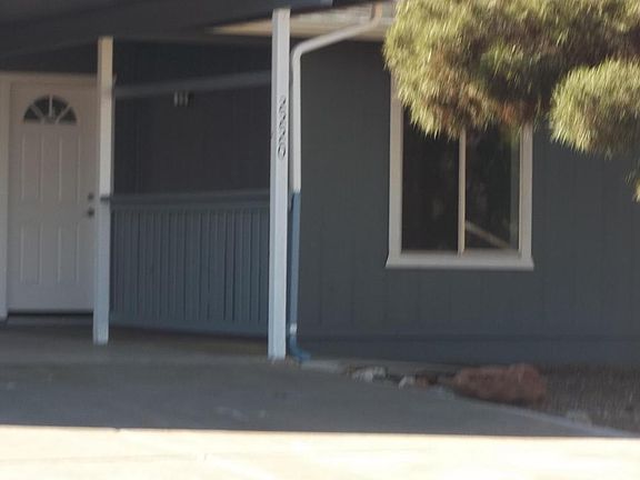 3rd image of 2220 S Cottonwood Dr