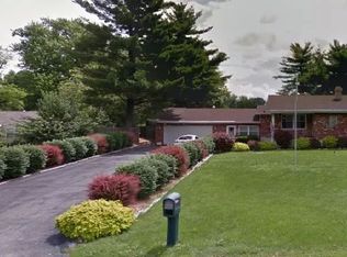 8 Monticello Pl, Fairview Heights, IL 62208