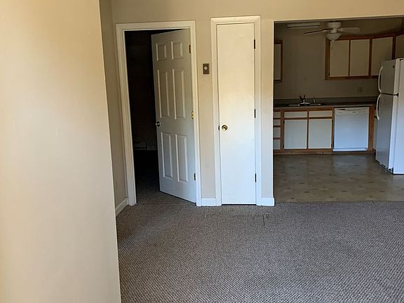 3rd image of 102 McConnell St APT 104