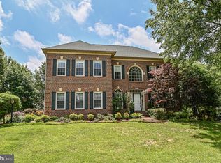 8979 Scott St, Springfield, VA 22153