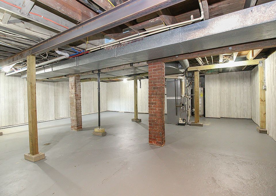 1st image of 1824 Freeman Ave