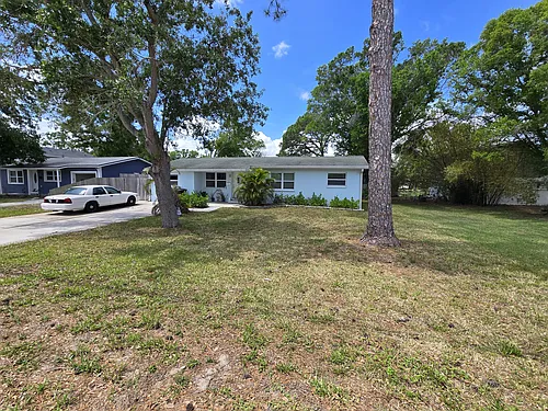8118 Macoma Dr NE Photo 1