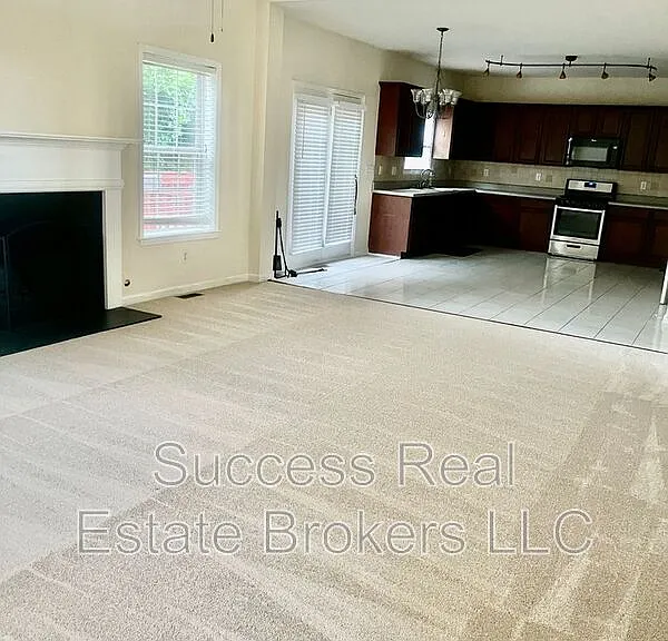 6074 Brookmere Ln SW — Photo 4