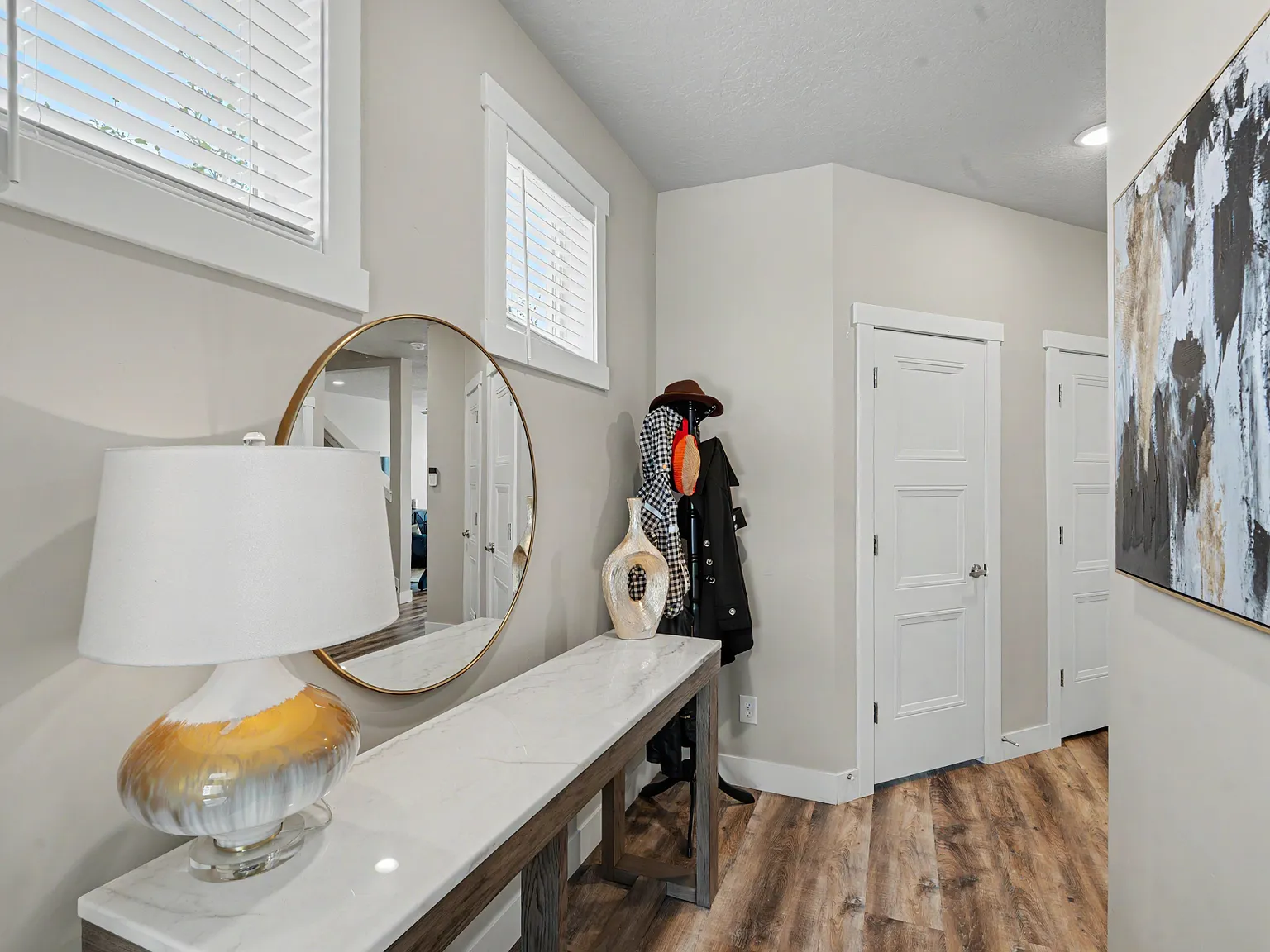 3 bed, 2408 sqft, $2,895 — Photo 3