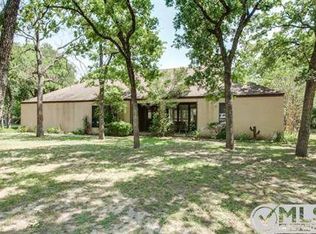 1912 Red Oak Dr, Burleson, TX 76028