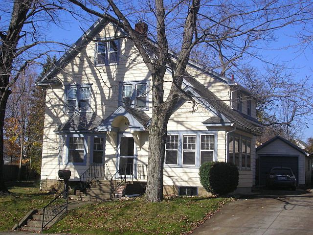 1st image of 695 Pine St