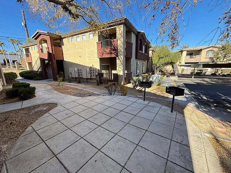 4400 S Jones Blvd #1041 — Photo 5