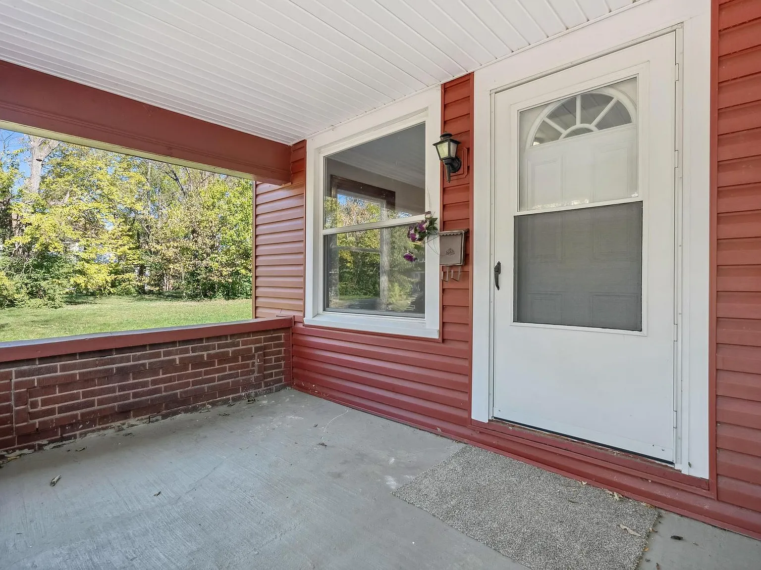 3 Bedroom Home For Rent — Photo 3