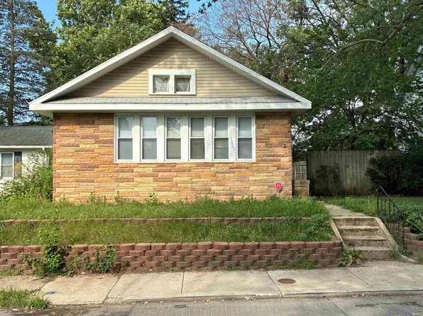 1023 Clover St, South Bend, IN 46615