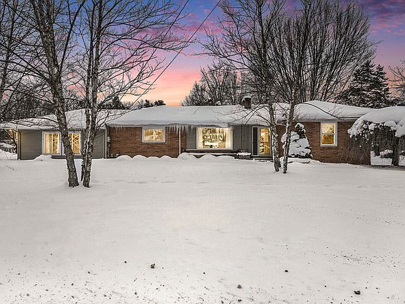 2nd image of 305 Kingswood Dr SE