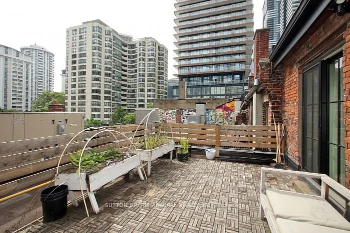 535 Yonge St #3 — Photo 14