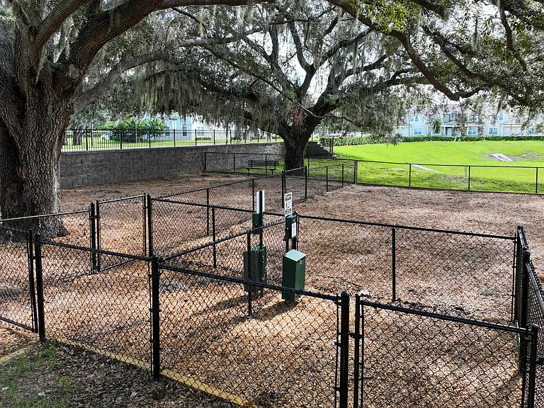 Eleven Oaks — Photo 25