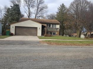 903 28th St NW, Rochester, MN 55901