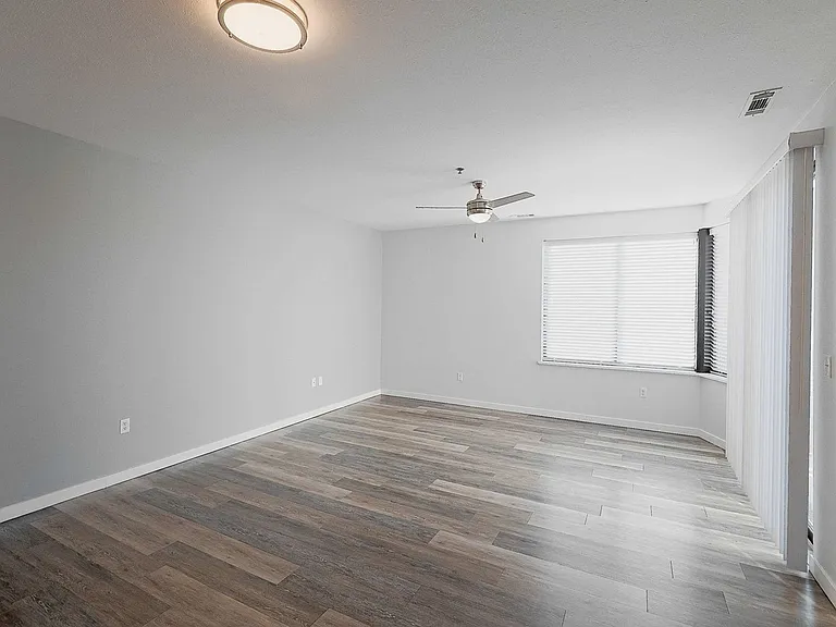 River Rock Apartments — Photo 104