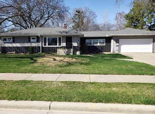 1018 Coolidge Ave, Oshkosh, WI 54902