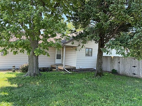 3rd image of 4522 84th St