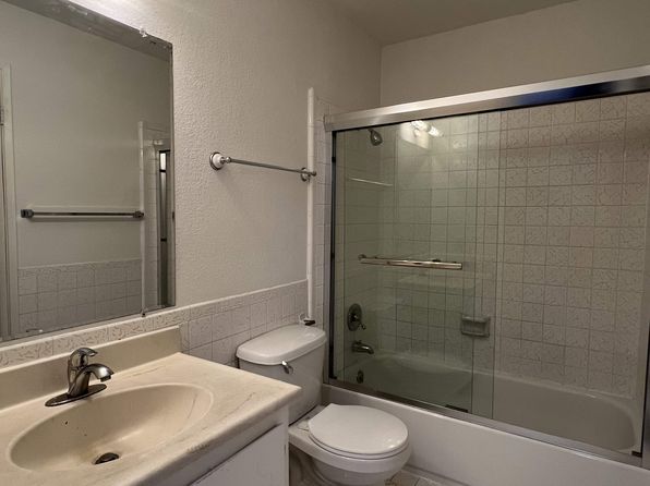 885 Franklin St APT 203