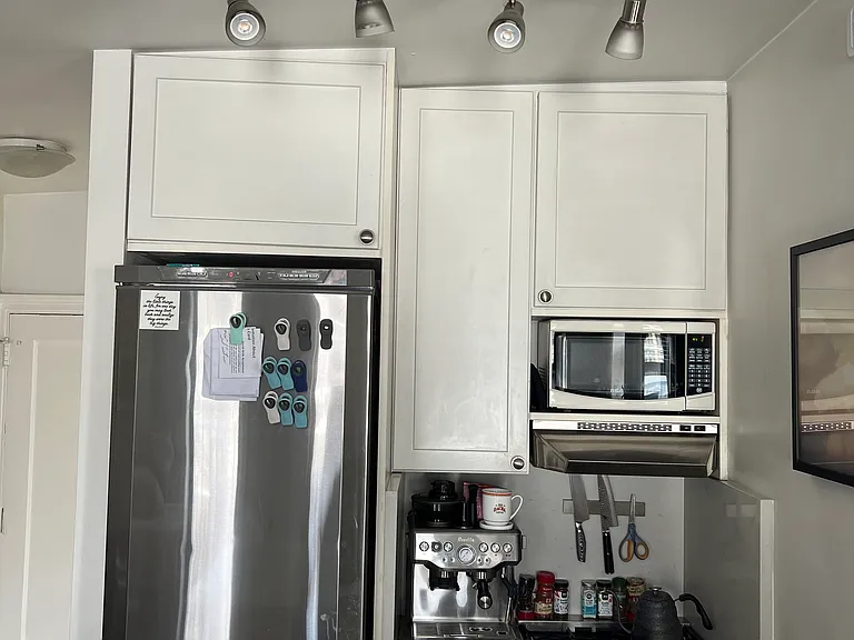 51 Jane St #19 — Photo 6