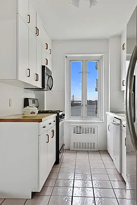 Sold by Corcoran | media 22