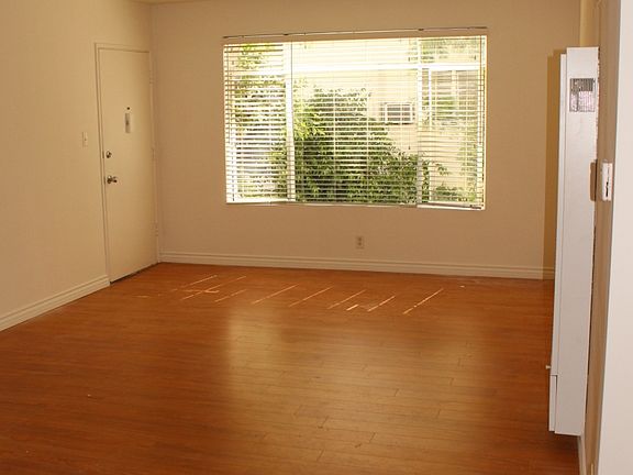 3rd image of 11676 Chenault St #3