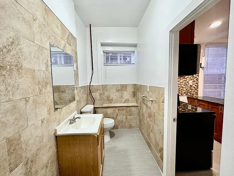 222 Buckingham Pl #A2 — Photo 2