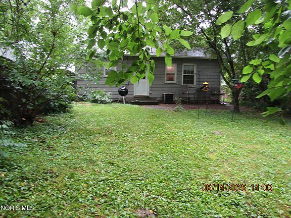 3rd image of 3168 Douglas Rd