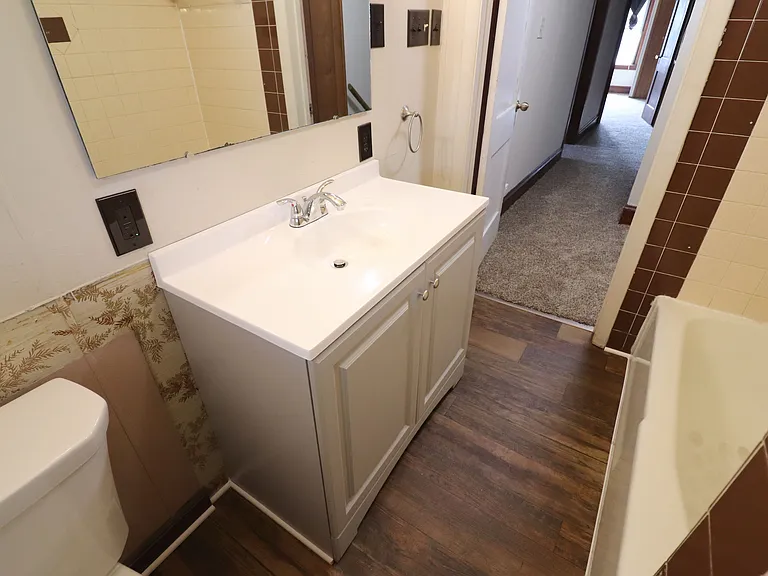 502 N State St — Photo 20