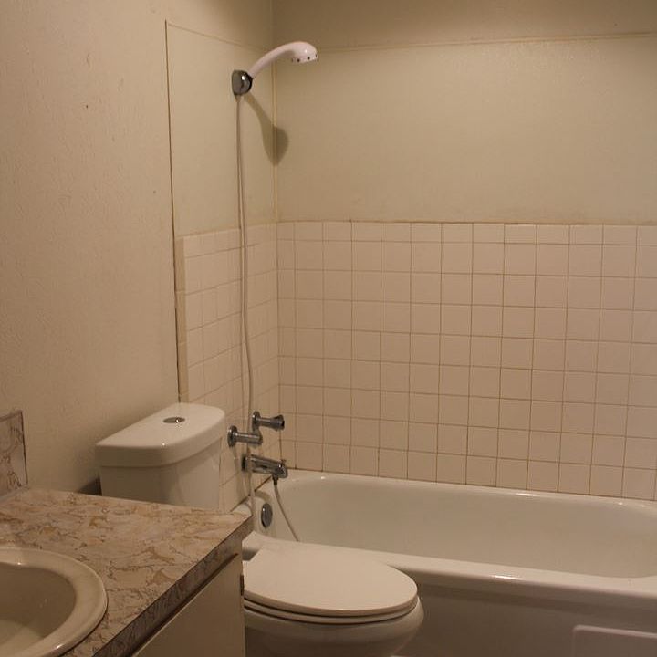 1st image of 2704B Fair Palms Pl