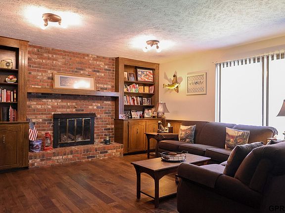 2nd image of 21390 Greenlawn Cir